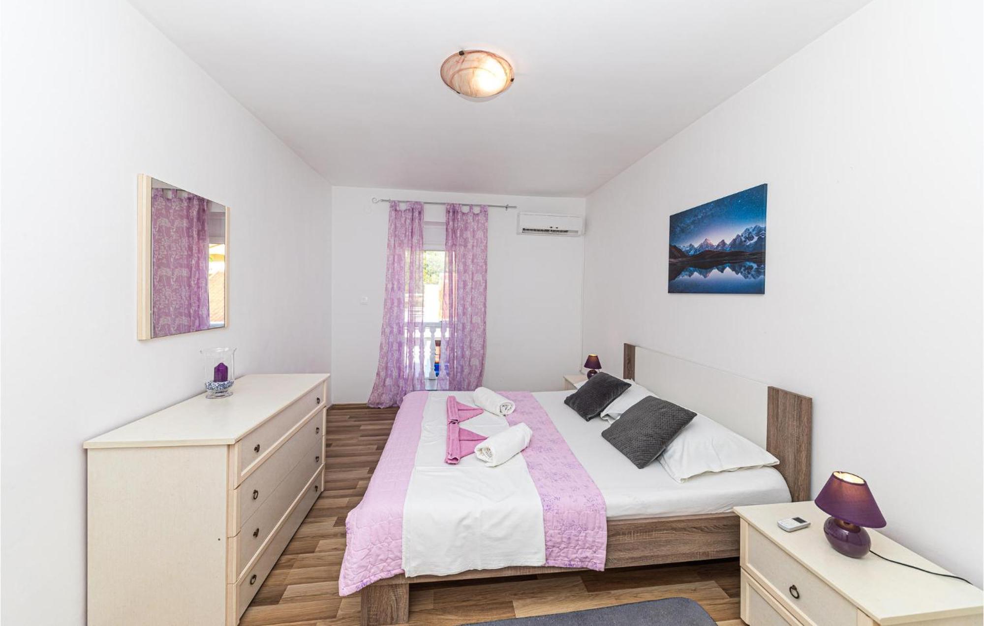 Stunning Home In Marina With Heated Swimming Pool Luaran gambar