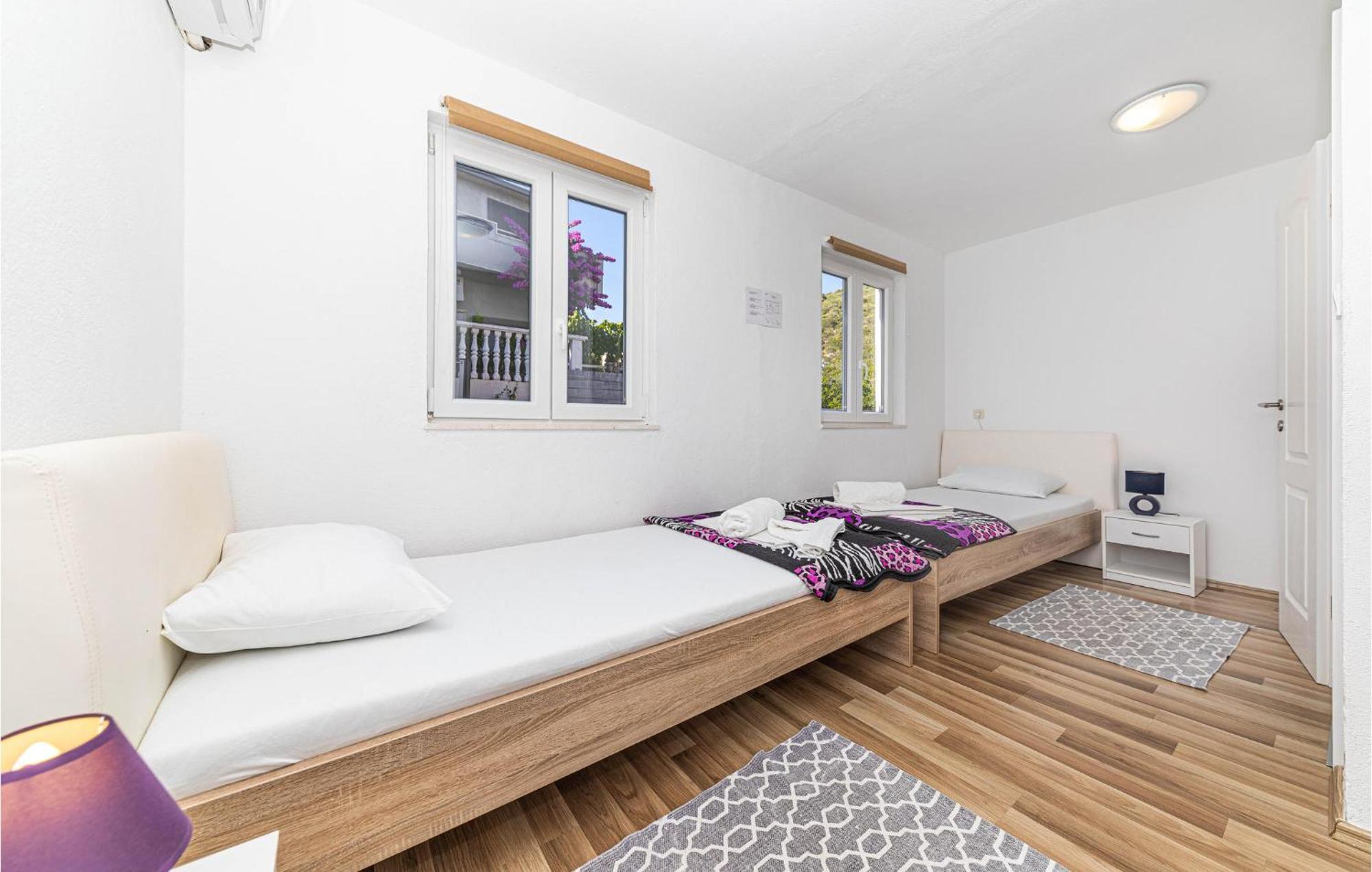 Stunning Home In Marina With Heated Swimming Pool Luaran gambar