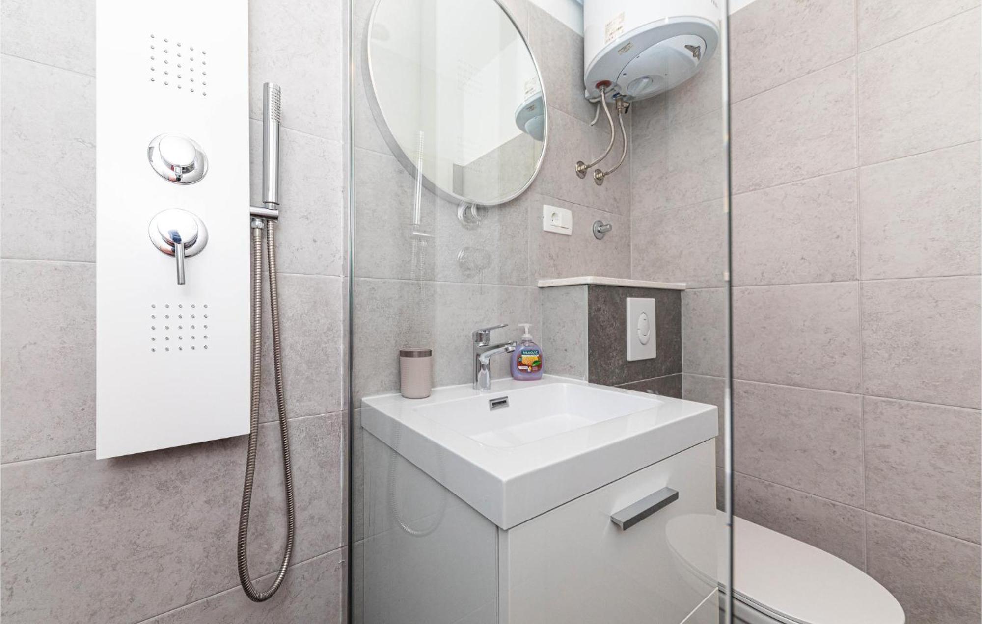 Stunning Home In Marina With Heated Swimming Pool Luaran gambar