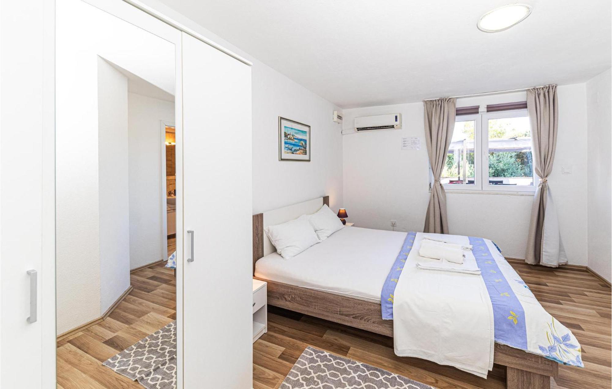 Stunning Home In Marina With Heated Swimming Pool Luaran gambar