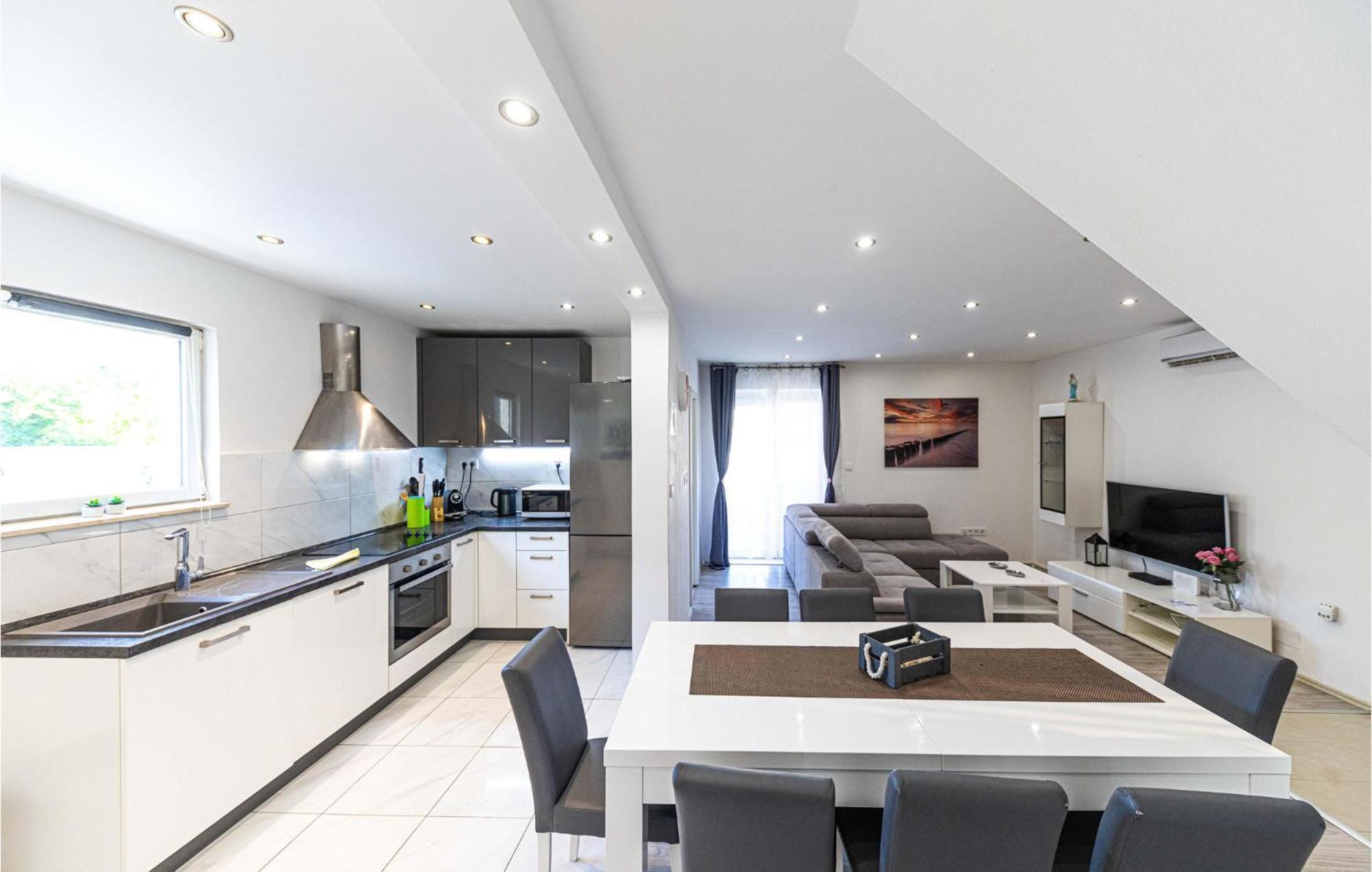 Stunning Home In Marina With Heated Swimming Pool Luaran gambar